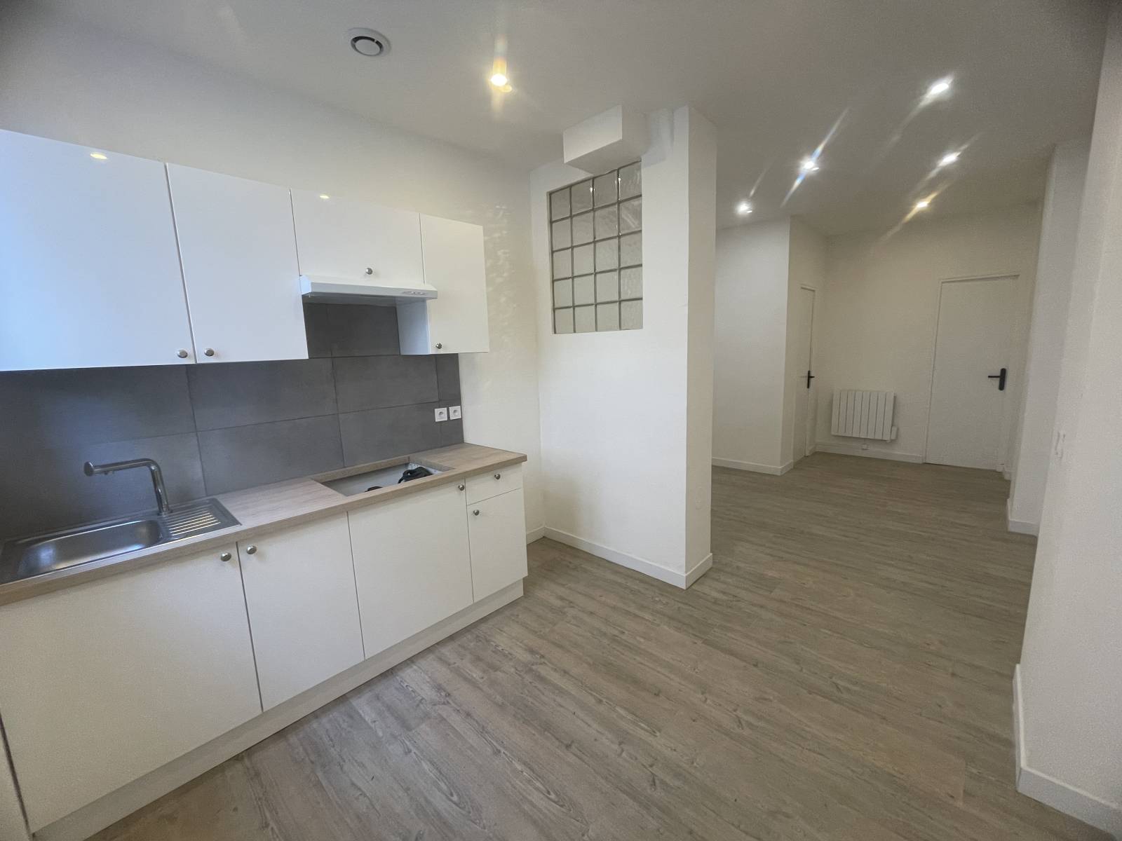 A louer Studio - 27,9 m² - 1 pièce - secteur baille 13005 Marseille 