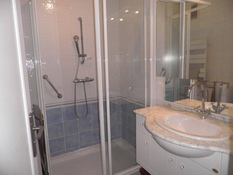 salle de douche A louer appartement 3 pièces de 63,31 m2 13400 Aubagne