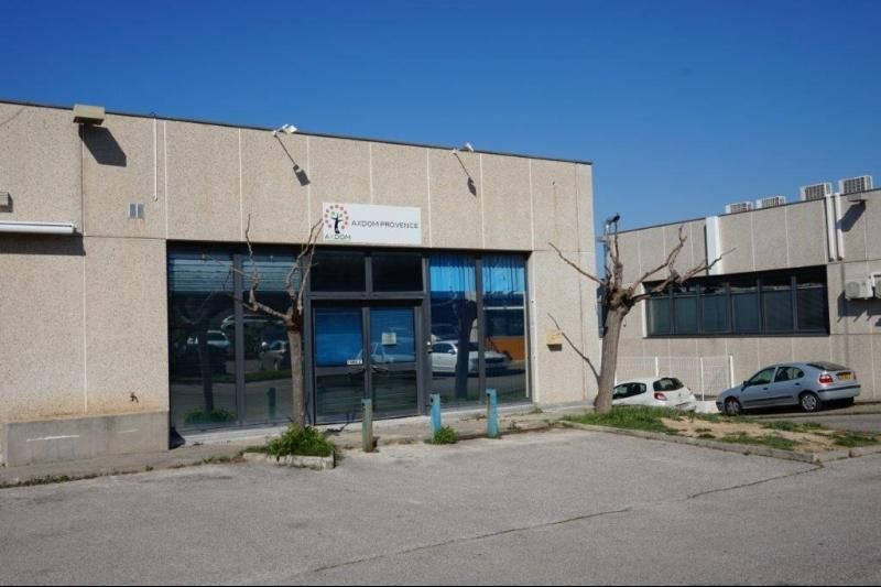 A la location à Châteauneuf les Martigues 13220 local commercial zone d'activité de la Valampe
