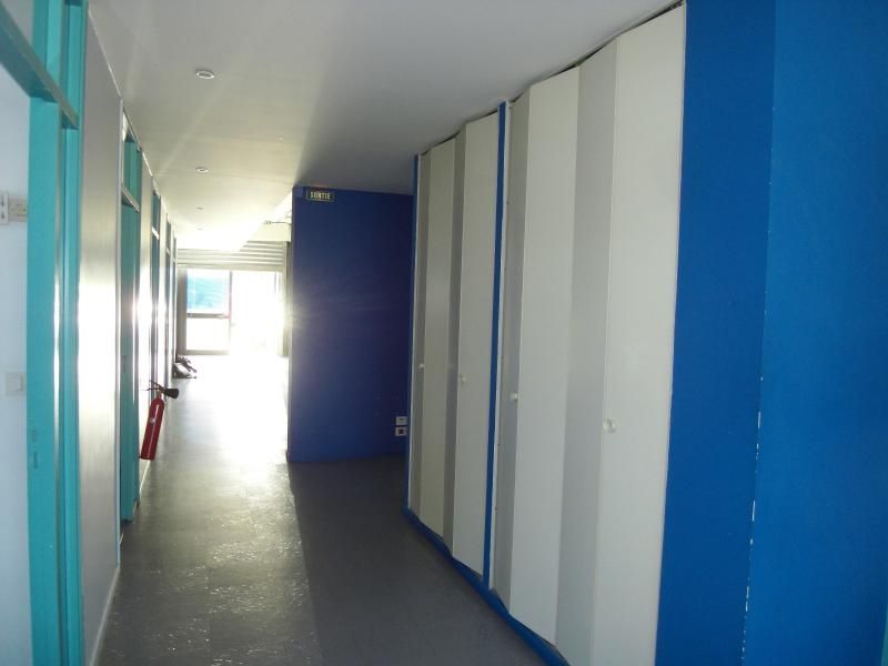 A la location à Châteauneuf les Martigues 13220 local commercial zone d'activité de la Valampe