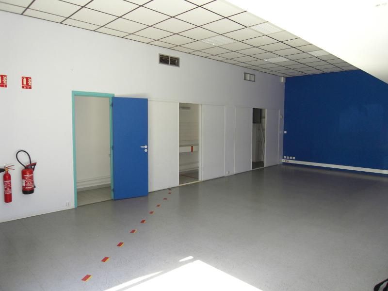 A la location à Châteauneuf les Martigues 13220 local commercial zone d'activité de la Valampe
