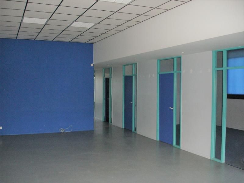 A la location à Châteauneuf les Martigues 13220 local commercial zone d'activité de la Valampe