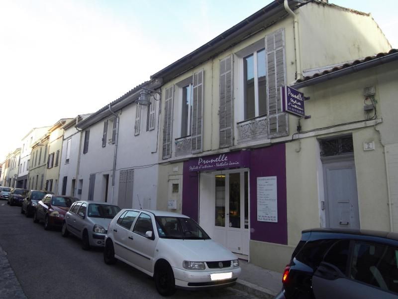 A Saint Barnabé Marseille 13012 location d'un local commercial, centre du village