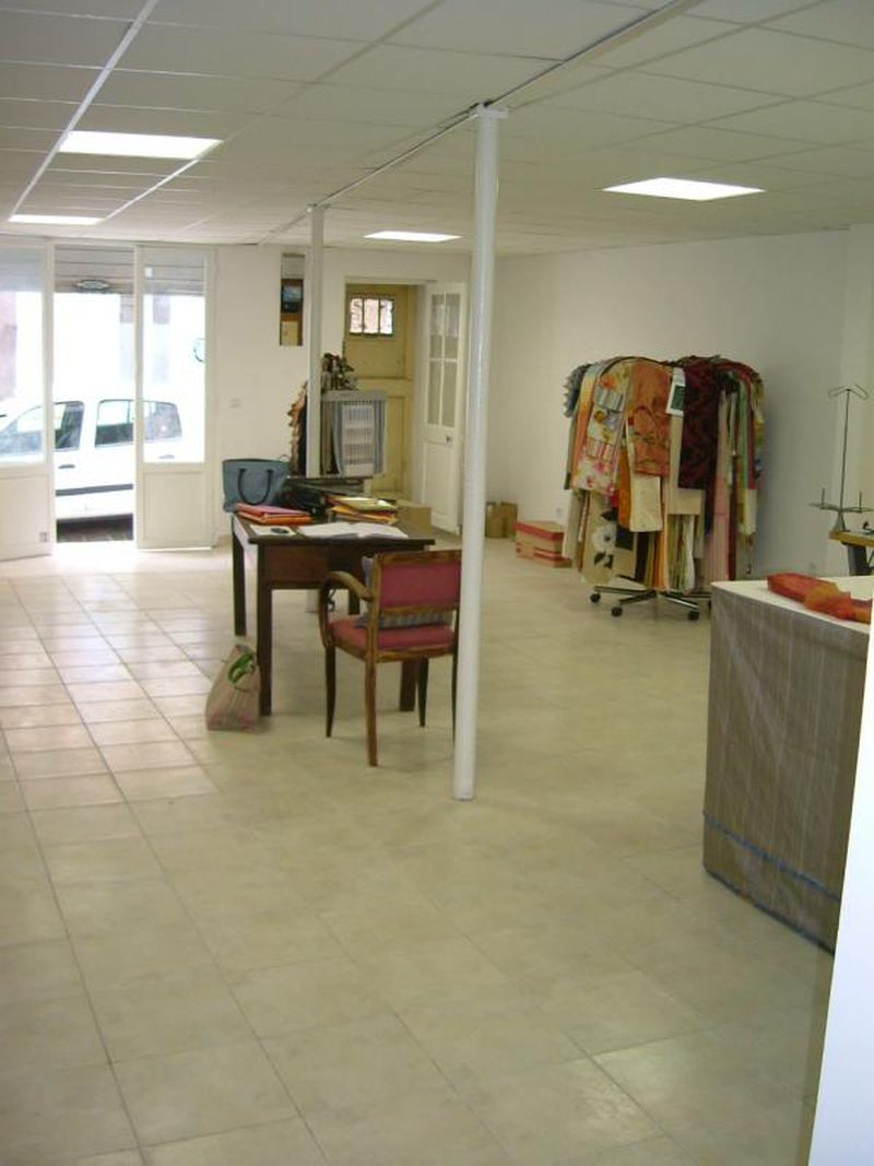 A Saint Barnabé Marseille 13012 location d'un local commercial, centre du village