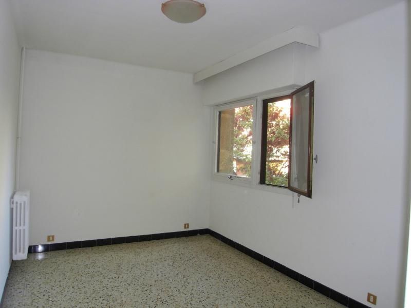 A louer grand appartement T3 Marseille métro La Fourragère, grand balcon vue sur parc