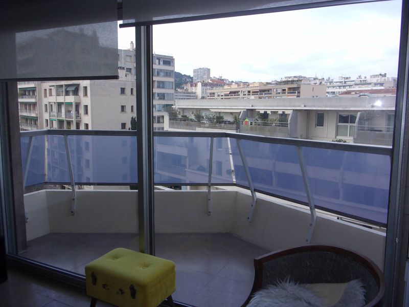 Location appartement 4 pièces 92 m² environ loué meublé