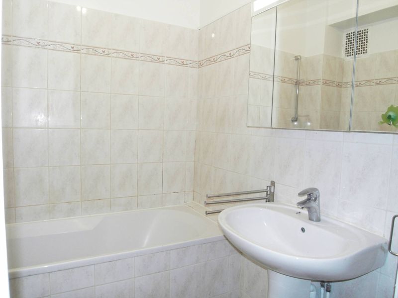 A la location Cinq Avenues T3 MARSEILLE 13004 64 m²