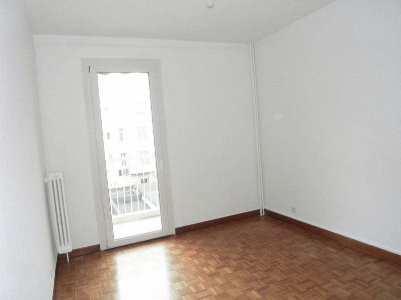 A la location Cinq Avenues T3 MARSEILLE 13004 64 m²
