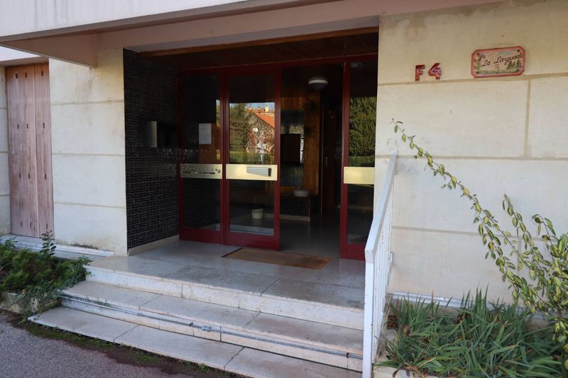 résidence salle de douche A louer appartement 3 pièces de 63,31 m2 13400 Aubagne