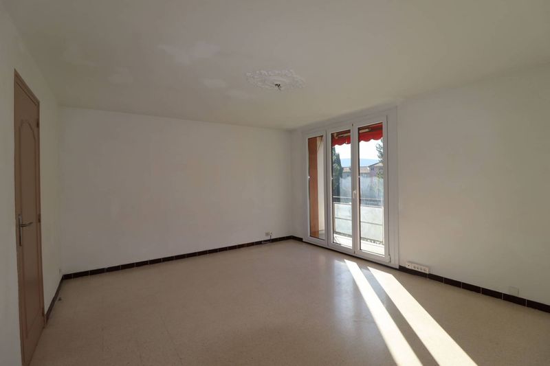 séjour louer appartement 3 pièces de 63,31 m2 13400 Aubagne