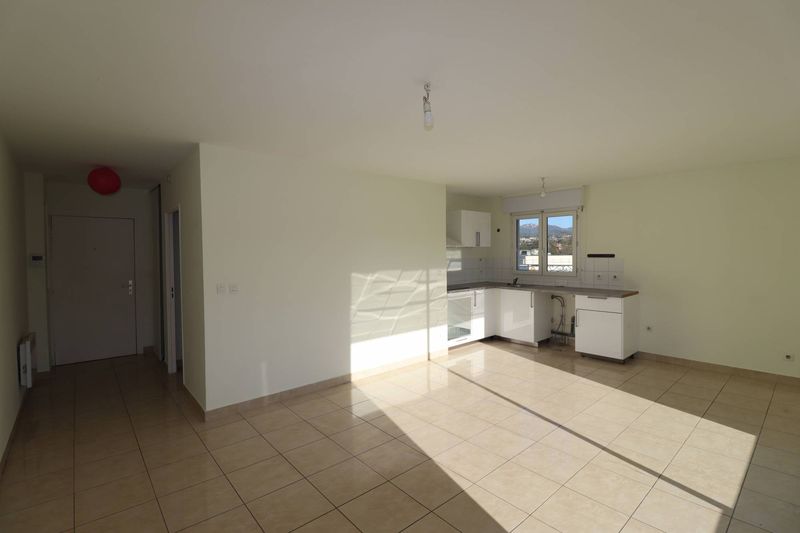 terrasse grand t à louer petite copropriété au calme