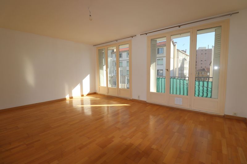 séjour A louer Appartement 2 pièces de 56 m² Bon Secours 13014 Marseille