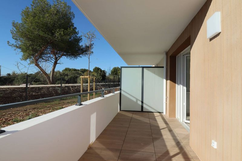 terrasse En exclusivité Provencia gestion et Provencia immobilier vous présente: A louer dans résidence neuve appartement 3 pièces de 57 m² avec terrasse et place de parking double 13127 Vitrolles.