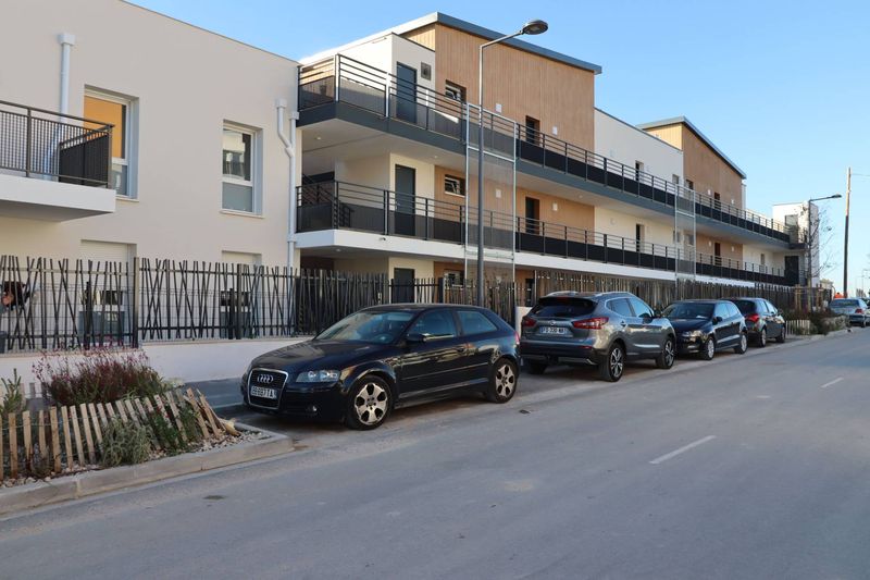 A louer dans résidence neuve appartement 3 pièces de 57 m² avec terrasse et place de parking double 13127 Vitrolles
