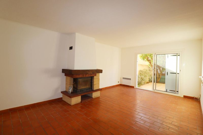 A louer Maison de ville 4 pièces de  70 m² avec terrasse de 47 m² 13127 Vitrolles