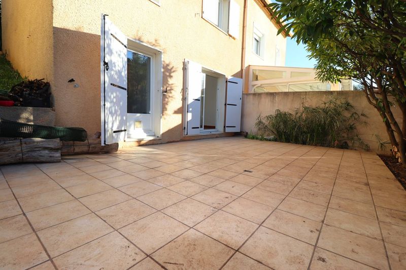 A louer Maison de ville 4 pièces de  70 m² avec terrasse de 47 m² 13127 Vitrolles