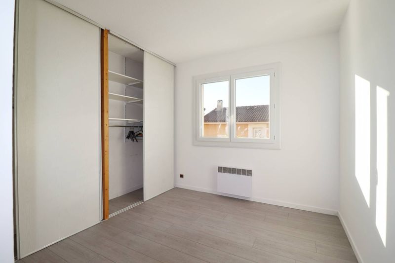 A louer Maison de ville 4 pièces de  70 m² avec terrasse de 47 m² 13127 Vitrolles