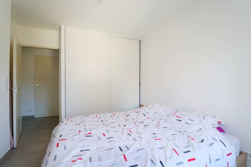 chambre parentale A louer appartement 3 pièces 57 m² avec terrasse, place de parking privative et garage La Batarelle 13013 Marseille