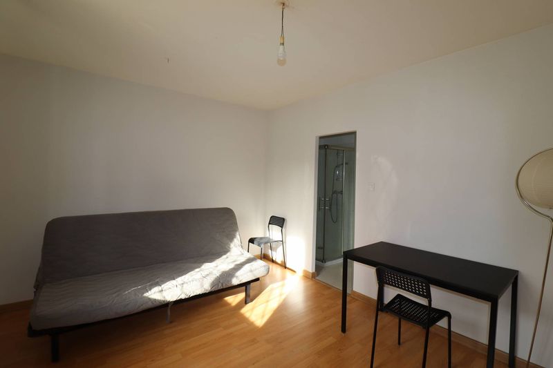 A la location secteur Timone 13010  appartement 1 pièces entièrement rénové