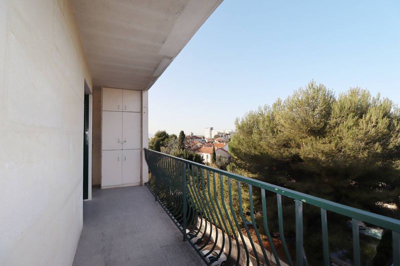 balcon 2 A louer appartement 4 pièces de 71 m² avec 3 chambres balcons et place de parking privative Bois Luzy 13012 Marseille