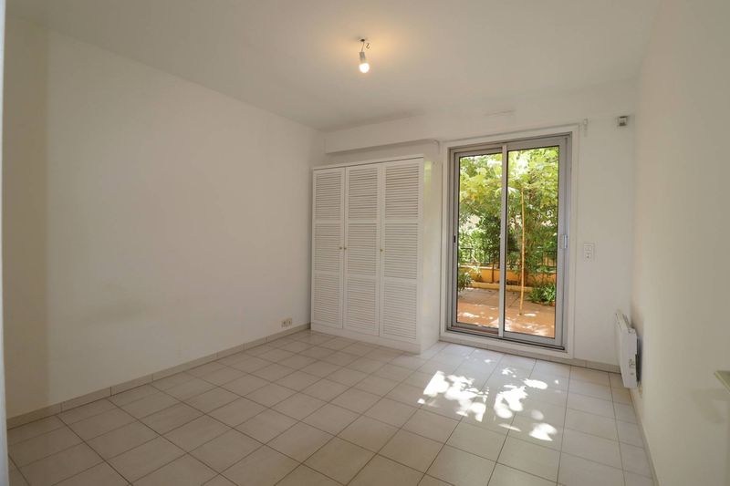 chambre A louer appartement 3 pièces 72 m² avec terrasse de 105 m² Saint Barnabé 13012 Marseille