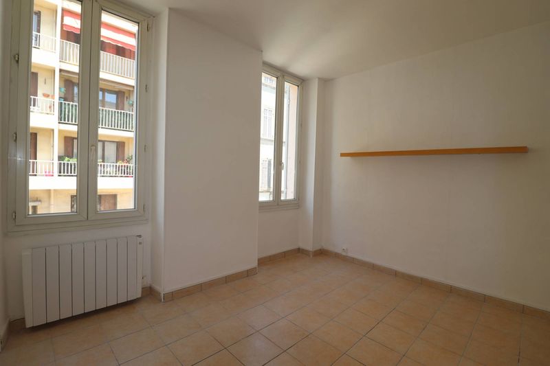 A louer T1 Baille Castellane 13006 Marseille