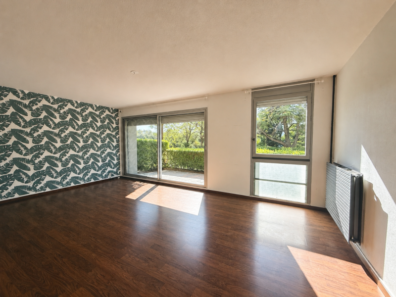 À louer Saint Tronc 13010 Marseille  – Spacieux appartement T4 avec terrasse, parking privatif et cave