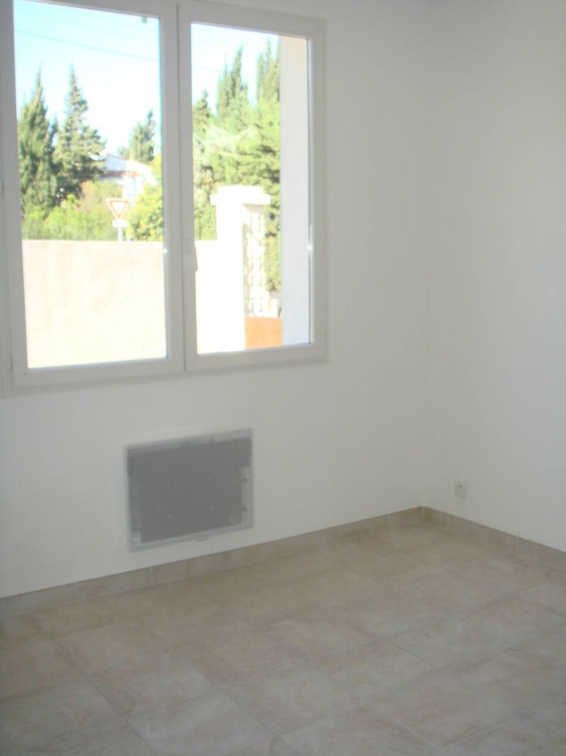 A la location 13012 Saint Barnabé/Saint Jean du désert T3 bas de villa + pkg