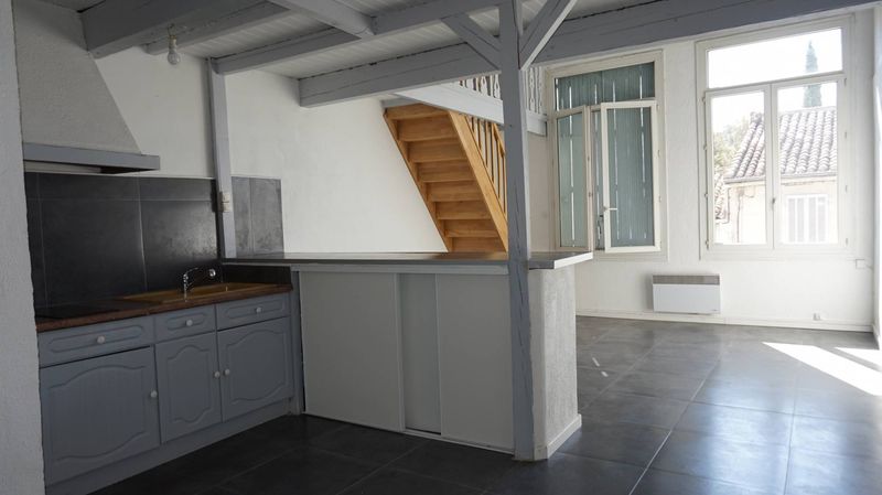 A louer Marseille 13013 Croix Rouge T2 en mezzanine de 52 m²