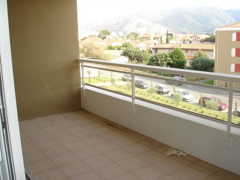 terrasse A louer Appartement t3 avec terrasse et garage Fourragère / Saint Jean du désert  13012 Marseille