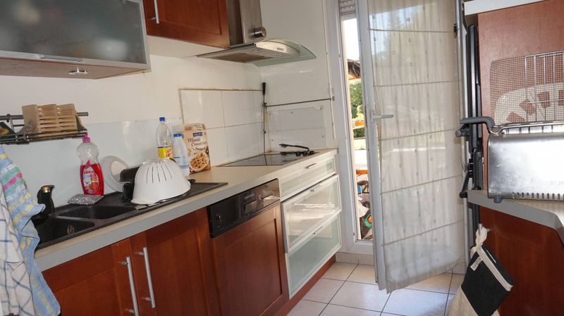 A la location  Type 3 avec terrasse de 13m ² Secteur Saint Jérôme Marseille 13013