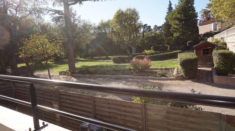 A la location  Type 3 avec terrasse de 13m ² Secteur Saint Jérôme Marseille 13013