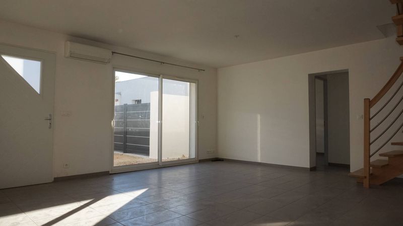 A la location ,Villa T5 4 chambres de 111 m² Beaumont 13012 Marseille