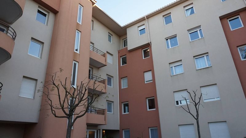 A louer  Appartement 3 pièces avec terrasse et parking Montolivet 13012 Marseille