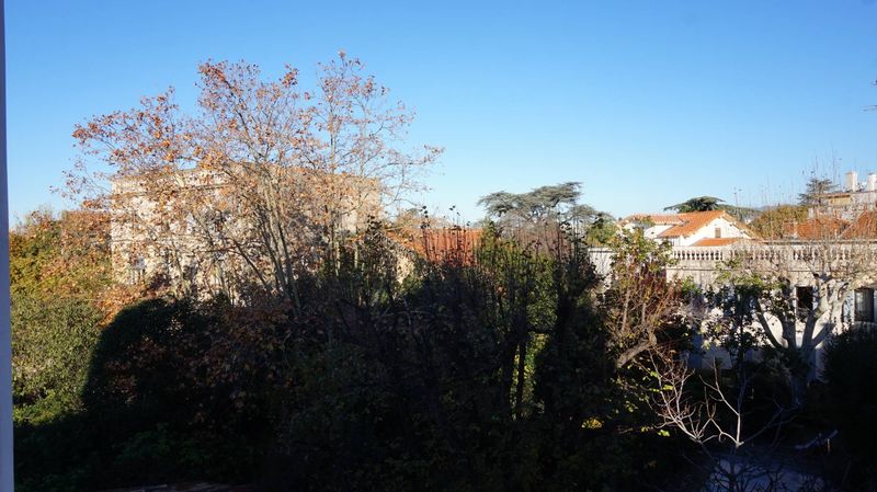 appartement à la location plein coeur du village de saint Barnabé