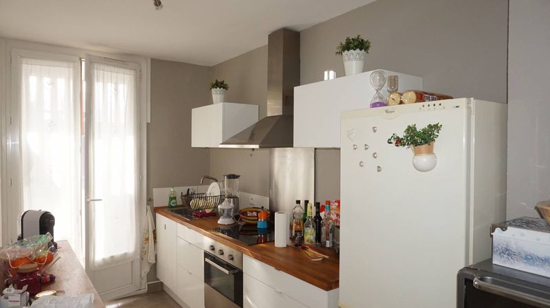 a la location appartement 2 pièces séjour double rénové 13012