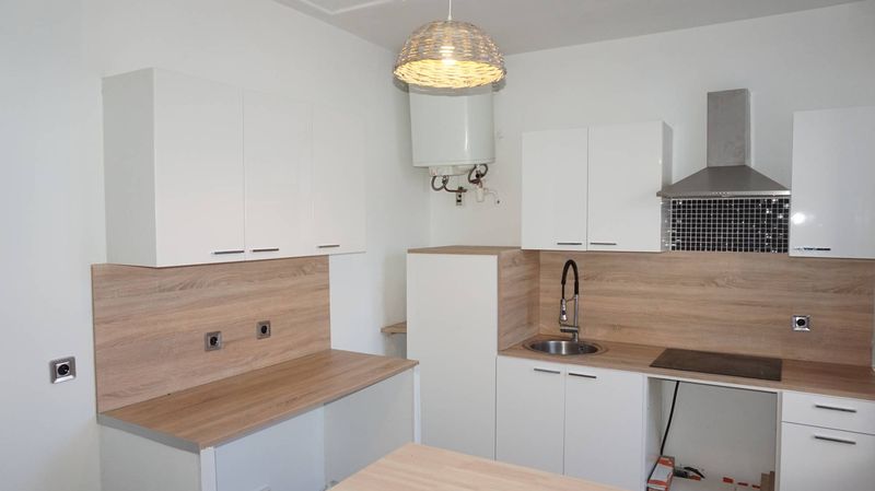 a la location MARSEILLE 13012 secteur bois luzy Saint Barnabé maison de village 3 pièces