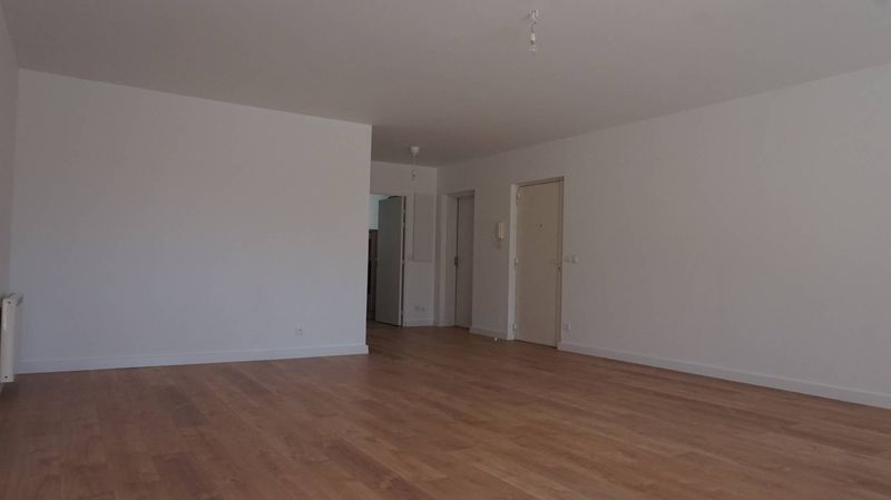 Rare à la location Appartement 4 pièces de 111 m² avec terrasse et garage Place Sébastopol 13004 Marseille