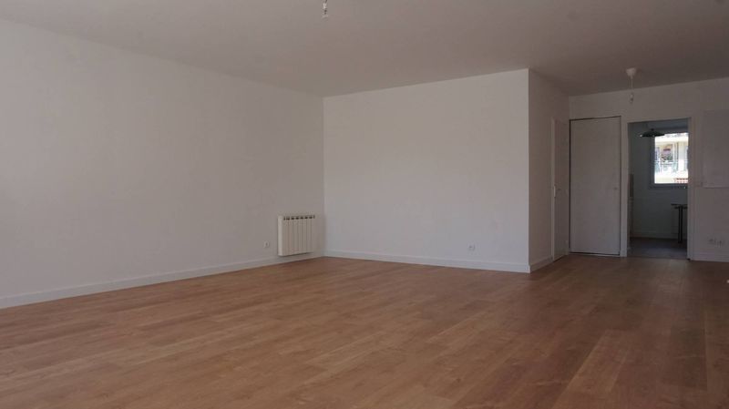 Rare à la location Appartement 4 pièces de 111 m² avec terrasse et garage Place Sébastopol 13004 Marseille