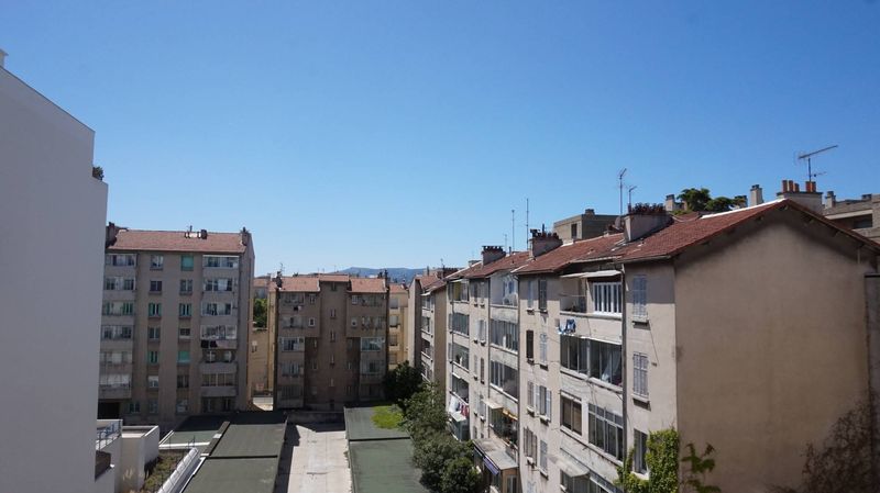 Rare à la location Appartement 4 pièces de 111 m² avec terrasse et garage Place Sébastopol 13004 Marseille