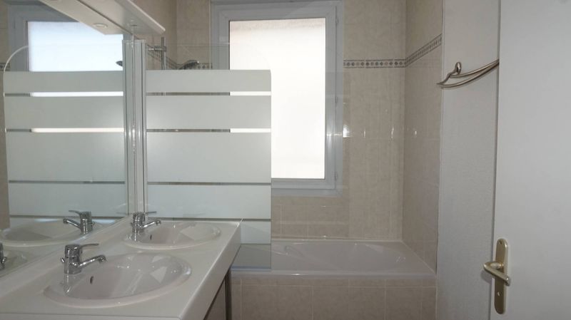 Rare à la location Appartement 4 pièces de 111 m² avec terrasse et garage Place Sébastopol 13004 Marseille