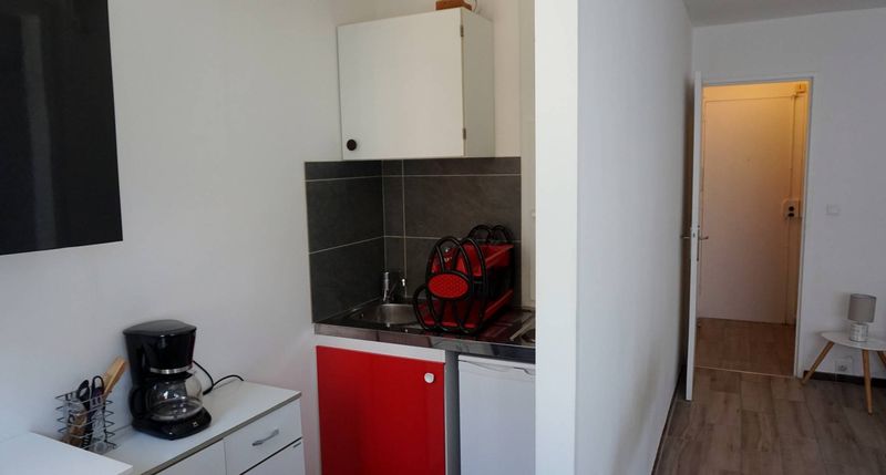 kichenette t1 à louer Rénové et moderne. Proche des transports, facultés, commerces. Idéal pour étudiant.