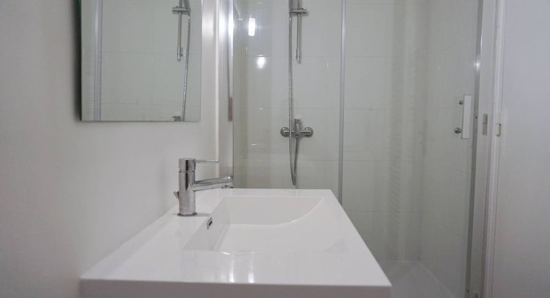 salle de bain Location Meublée  Secteur Timone  13005 Marseille  Proche Facultés et transports