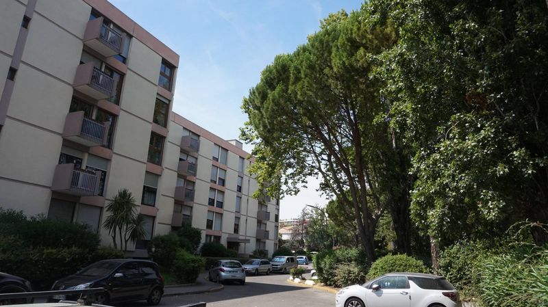 A louer appartement 3 pièces rénové de 67 m² avec balcons, parking et cave secteur de la Fourragère 13012 Marseille