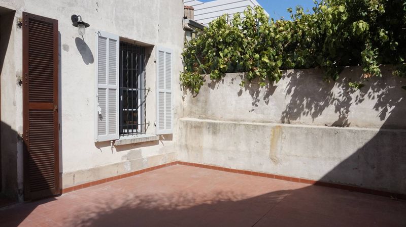 rare à la location type 2 en duplex avec cour privative 13006 Marseille