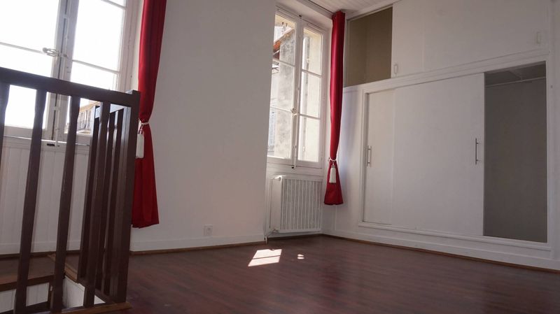 A louer appartement 2 pièces de 38 m² en duplex Castellane 13006 Marseille