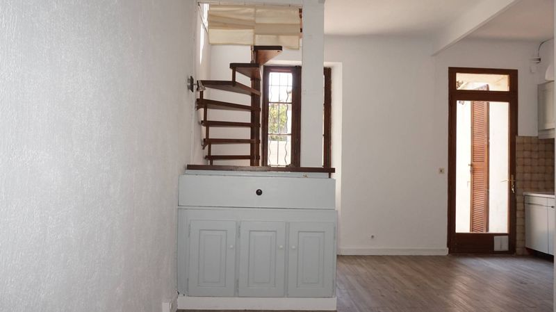 pièce à vivre avec cuisine ouverte 38 m² terrasse privative 13006 Marseille