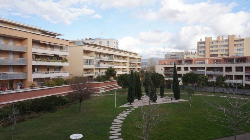 A la location appartement 2 pièces 38 m² avec terrasse et garage 13008 Marseille
