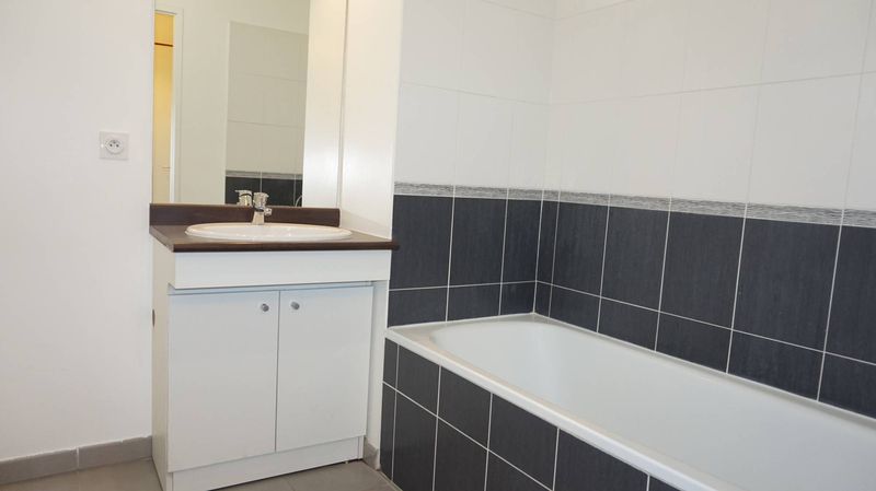 A louer Appartement 2 pièces 40 m² avec terrasse et garage Petit Bosquet / Malpassé 13013 Marseille