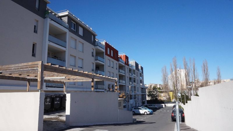 résidence neuve - A louer appartement 3 pièces en rez de jardin avec place de parking La pomme  13011 Marseille